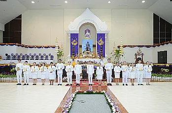 นายกสภามหาวิทยาลัยพะเยา และกรรมการสภามหาวิทยาลัยผู้ทรงคุณวุฒิ เข้าร่วมพิธีบวงสรวงสมเด็จพระนเรศวรมหาราชพิธีบำเพ็ญกุศลอุทิศถวายแด่สมเด็จพระนเรศวรมหาราช และพิธีวางพานพุ่ม เนื่องในวันสถาปนามหาวิทยาลัยพะเยา ครบรอบ 15 ปี
