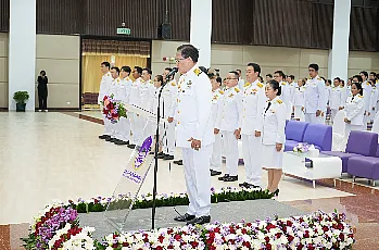 นายกสภามหาวิทยาลัยพะเยา และกรรมการสภามหาวิทยาลัยผู้ทรงคุณวุฒิ เข้าร่วมพิธีบวงสรวงสมเด็จพระนเรศวรมหาราชพิธีบำเพ็ญกุศลอุทิศถวายแด่สมเด็จพระนเรศวรมหาราช และพิธีวางพานพุ่ม เนื่องในวันสถาปนามหาวิทยาลัยพะเยา ครบรอบ 15 ปี
