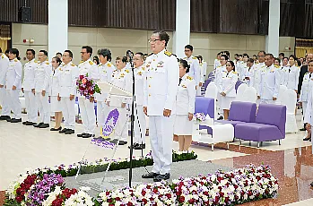 นายกสภามหาวิทยาลัยพะเยา และกรรมการสภามหาวิทยาลัยผู้ทรงคุณวุฒิ เข้าร่วมพิธีบวงสรวงสมเด็จพระนเรศวรมหาราชพิธีบำเพ็ญกุศลอุทิศถวายแด่สมเด็จพระนเรศวรมหาราช และพิธีวางพานพุ่ม เนื่องในวันสถาปนามหาวิทยาลัยพะเยา ครบรอบ 15 ปี
