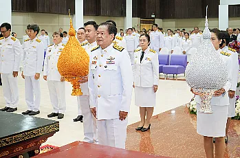 นายกสภามหาวิทยาลัยพะเยา และกรรมการสภามหาวิทยาลัยผู้ทรงคุณวุฒิ เข้าร่วมพิธีบวงสรวงสมเด็จพระนเรศวรมหาราชพิธีบำเพ็ญกุศลอุทิศถวายแด่สมเด็จพระนเรศวรมหาราช และพิธีวางพานพุ่ม เนื่องในวันสถาปนามหาวิทยาลัยพะเยา ครบรอบ 15 ปี
