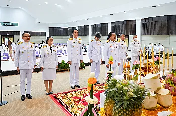 นายกสภามหาวิทยาลัยพะเยา และกรรมการสภามหาวิทยาลัยผู้ทรงคุณวุฒิ เข้าร่วมพิธีบวงสรวงสมเด็จพระนเรศวรมหาราชพิธีบำเพ็ญกุศลอุทิศถวายแด่สมเด็จพระนเรศวรมหาราช และพิธีวางพานพุ่ม เนื่องในวันสถาปนามหาวิทยาลัยพะเยา ครบรอบ 15 ปี
