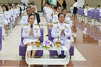 นายกสภามหาวิทยาลัยพะเยา และกรรมการสภามหาวิทยาลัยผู้ทรงคุณวุฒิ เข้าร่วมพิธีบวงสรวงสมเด็จพระนเรศวรมหาราชพิธีบำเพ็ญกุศลอุทิศถวายแด่สมเด็จพระนเรศวรมหาราช และพิธีวางพานพุ่ม เนื่องในวันสถาปนามหาวิทยาลัยพะเยา ครบรอบ 15 ปี
