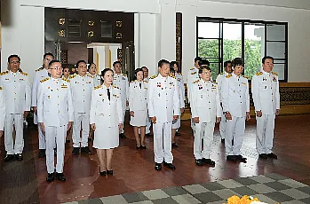 นายกสภามหาวิทยาลัยพะเยา และกรรมการสภามหาวิทยาลัยผู้ทรงคุณวุฒิ เข้าร่วมพิธีบวงสรวงสมเด็จพระนเรศวรมหาราชพิธีบำเพ็ญกุศลอุทิศถวายแด่สมเด็จพระนเรศวรมหาราช และพิธีวางพานพุ่ม เนื่องในวันสถาปนามหาวิทยาลัยพะเยา ครบรอบ 15 ปี
