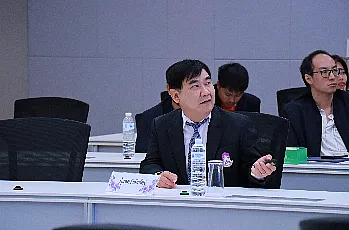 การแสดงวิสัยทัศน์และสัมภาษณ์ผู้ตอบรับการทาบทามเพื่อเข้ารับการสรรหาเป็นผู้สมควรดำรงตำแหน่งคณบดีคณะเกษตรศาสตร์และทรัพยากรธรรมชาติ