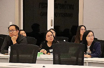 การแสดงวิสัยทัศน์และสัมภาษณ์ผู้ตอบรับการทาบทามเพื่อเข้ารับการสรรหาเป็นผู้สมควรดำรงตำแหน่งคณบดีคณะเกษตรศาสตร์และทรัพยากรธรรมชาติ