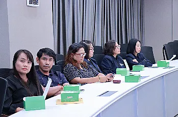 การแสดงวิสัยทัศน์และสัมภาษณ์ผู้ตอบรับการทาบทามเพื่อเข้ารับการสรรหาเป็นผู้สมควรดำรงตำแหน่งคณบดีคณะเกษตรศาสตร์และทรัพยากรธรรมชาติ