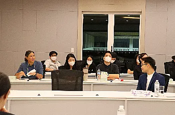 ประชุมการแสดงวิสัยทัศน์และสัมภาษณ์ผู้ตอบรับการทาบทามเพื่อเข้ารับการสรรหาเป็นผู้สมควรดำรงตำแหน่งคณบดีคณะพลังงานและสิ่งแวดล้อม มหาวิทยาลัยพะเยา