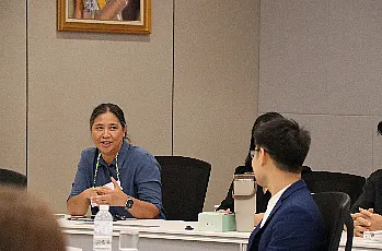 ประชุมการแสดงวิสัยทัศน์และสัมภาษณ์ผู้ตอบรับการทาบทามเพื่อเข้ารับการสรรหาเป็นผู้สมควรดำรงตำแหน่งคณบดีคณะพลังงานและสิ่งแวดล้อม มหาวิทยาลัยพะเยา