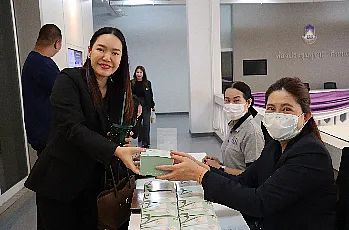 ประชุมการแสดงวิสัยทัศน์และสัมภาษณ์ผู้ตอบรับการทาบทามเพื่อเข้ารับการสรรหาเป็นผู้สมควรดำรงตำแหน่งคณบดีวิทยาลัยการศึกษา