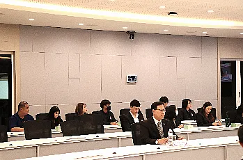 ประชุมการแสดงวิสัยทัศน์และสัมภาษณ์ผู้ตอบรับการทาบทามเพื่อเข้ารับการสรรหาเป็นผู้สมควรดำรงตำแหน่งคณบดีวิทยาลัยการศึกษา