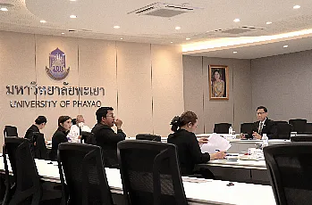 ประชุมการแสดงวิสัยทัศน์และสัมภาษณ์ผู้ตอบรับการทาบทามเพื่อเข้ารับการสรรหาเป็นผู้สมควรดำรงตำแหน่งคณบดีวิทยาลัยการศึกษา
