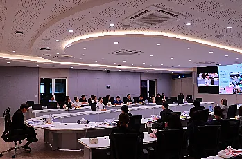 การแสดงวิสัยทัศน์และสัมภาษณ์ผู้ตอบรับการทาบทามเพื่อเข้ารับการสรรหาเป็นผู้สมควรดำรงตำแหน่งคณบดีคณะบริหารธุรกิจและนิเทศศาสตร์ มหาวิทยาลัยพะเยา