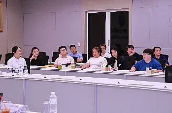 การแสดงวิสัยทัศน์และสัมภาษณ์ผู้ตอบรับการทาบทามเพื่อเข้ารับการสรรหาเป็นผู้สมควรดำรงตำแหน่งคณบดีคณะบริหารธุรกิจและนิเทศศาสตร์ มหาวิทยาลัยพะเยา