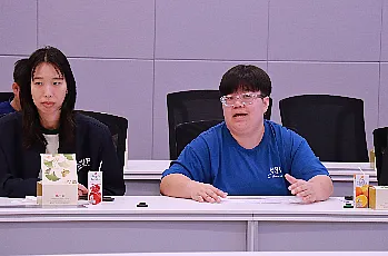 การแสดงวิสัยทัศน์และสัมภาษณ์ผู้ตอบรับการทาบทามเพื่อเข้ารับการสรรหาเป็นผู้สมควรดำรงตำแหน่งคณบดีคณะบริหารธุรกิจและนิเทศศาสตร์ มหาวิทยาลัยพะเยา