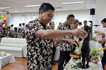 พิธีสระเกล้าดำหัวนายกสภามหาวิทยาลัยพะเยาและกรรมการสภามหาวิทยาลัยผู้ทรงคุณวุฒิ เนื่องในเทศกาลสงกรานต์