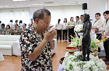 พิธีสระเกล้าดำหัวนายกสภามหาวิทยาลัยพะเยาและกรรมการสภามหาวิทยาลัยผู้ทรงคุณวุฒิ เนื่องในเทศกาลสงกรานต์