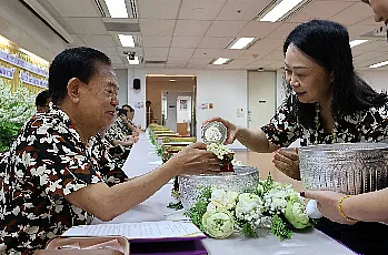 พิธีสระเกล้าดำหัวนายกสภามหาวิทยาลัยพะเยาและกรรมการสภามหาวิทยาลัยผู้ทรงคุณวุฒิ เนื่องในเทศกาลสงกรานต์