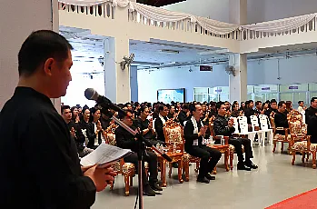 ผู้อำนวยการสำนักงานสภามหาวิทยาลัยพะเยา พร้อมด้วยบุคลากร เข้าร่วมพิธีตักบาตรอุทิศถวายเป็นพระกุศลแด่สมเด็จพระเจ้าลูกเธอ เจ้าฟ้าพัชรกิติยาภา นเรนทิราเทพยวดี กรมหลวงราชสาริณีสิริพัชร มหาวัชรราชธิดา ในวาระครบปัณรสมวาร