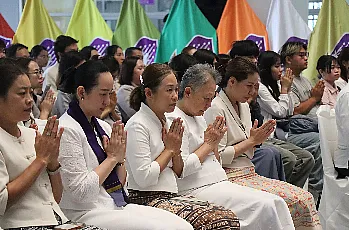  ผู้อำนวยการสำนักงานสภามหาวิทยาลัยพะเยาเข้าร่วมพิธีตักน้ำและเจริญพระพุทธมนต์น้ำสรงพระธาตุจอมทอง